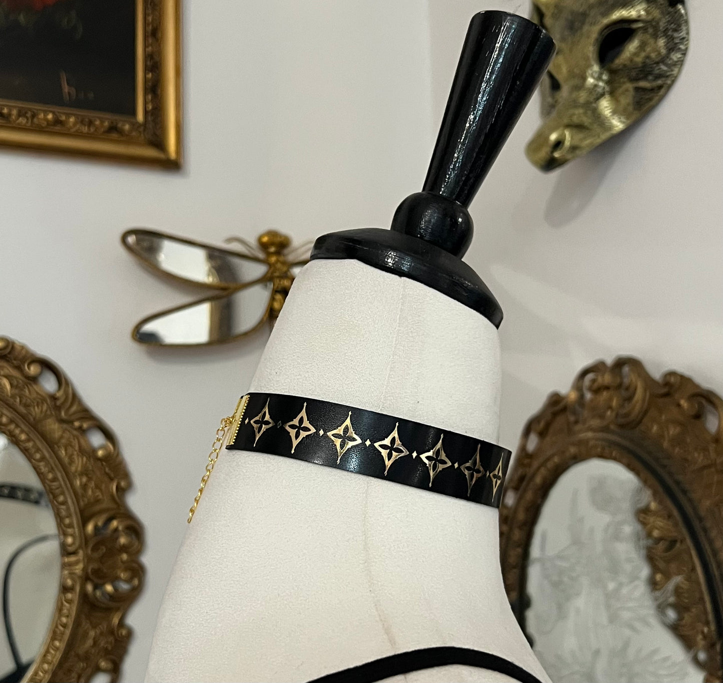 Cathedral window choker in Gold or Silver foil