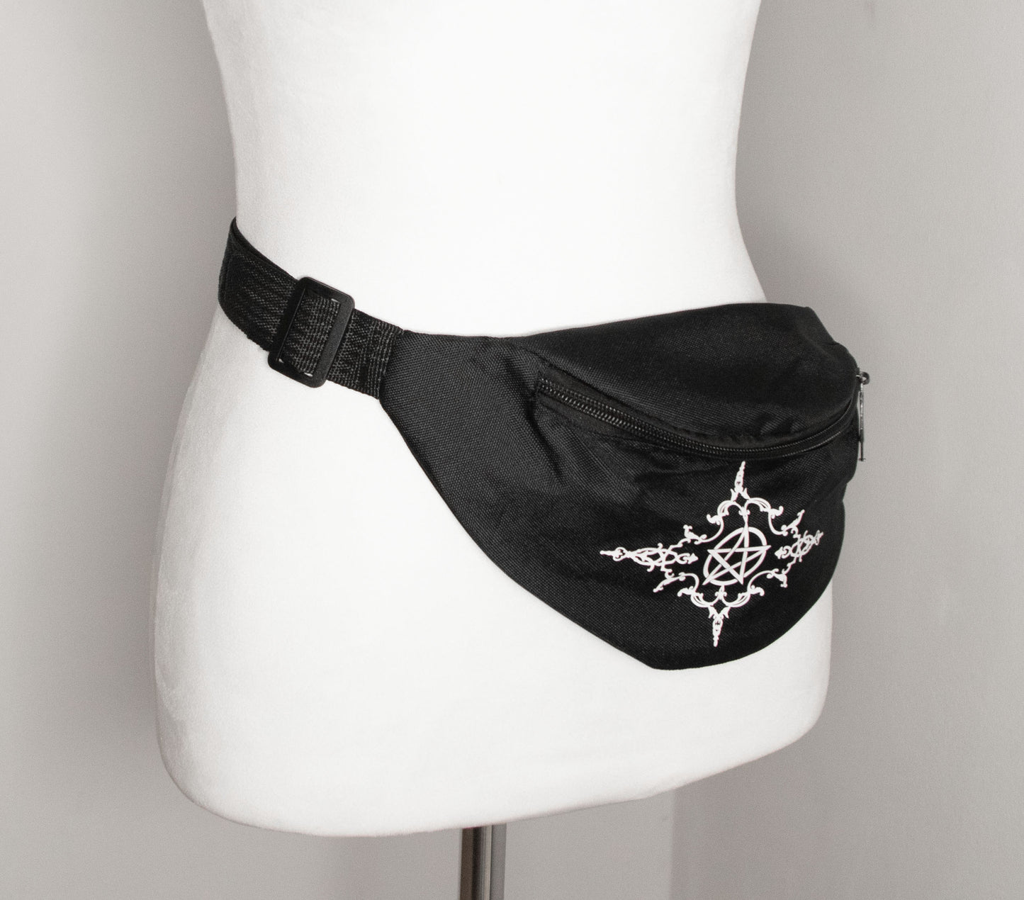 Witch pouch with pentacle