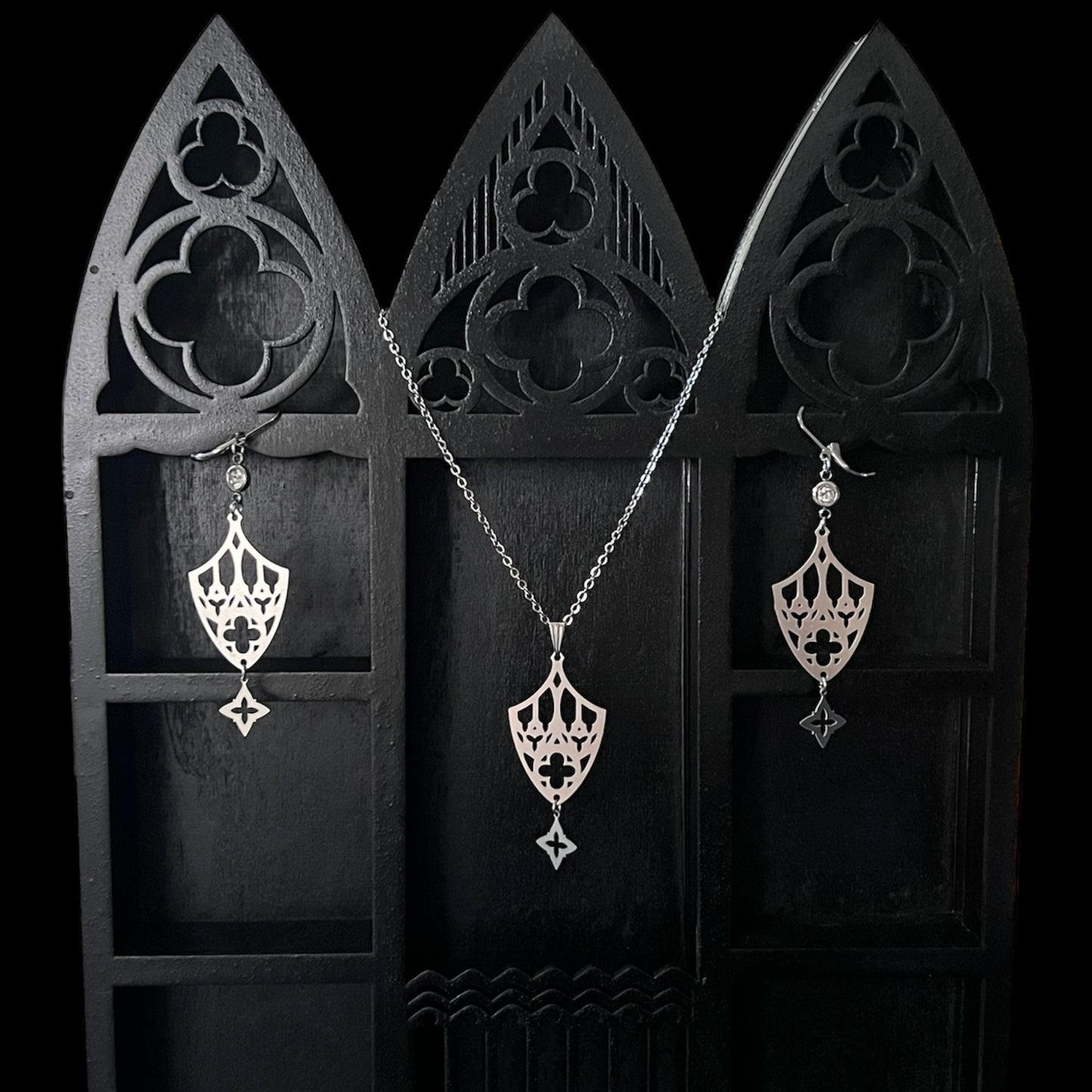 Cathedral window “Votiva” 2.0 set earrings + necklace in stainless steel