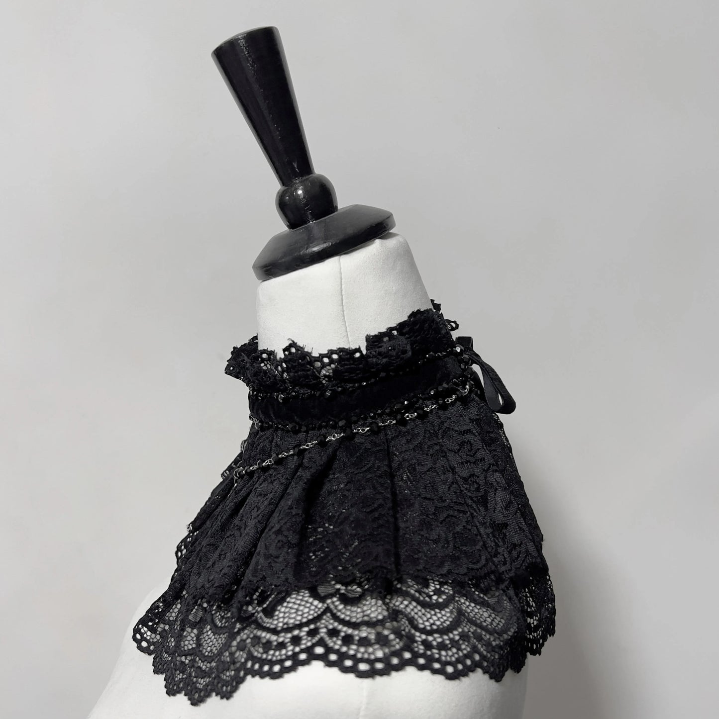 Victoriana lace collar with 925 Silver pendant