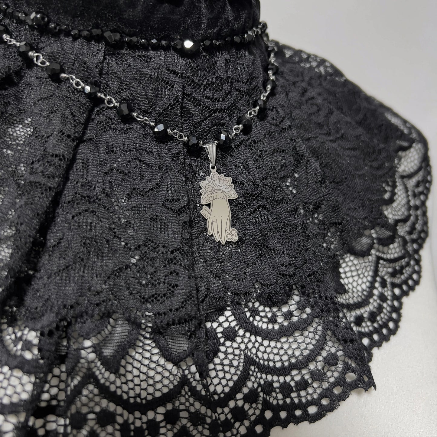 Victoriana lace collar with 925 Silver pendant