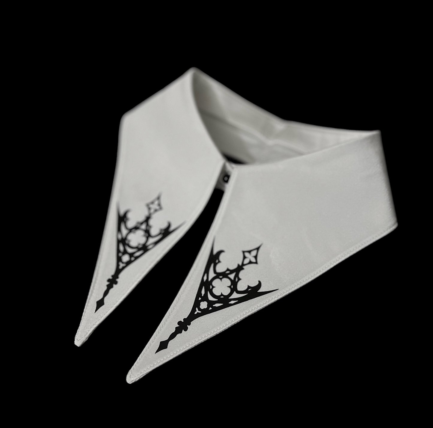 Cathedral window collar