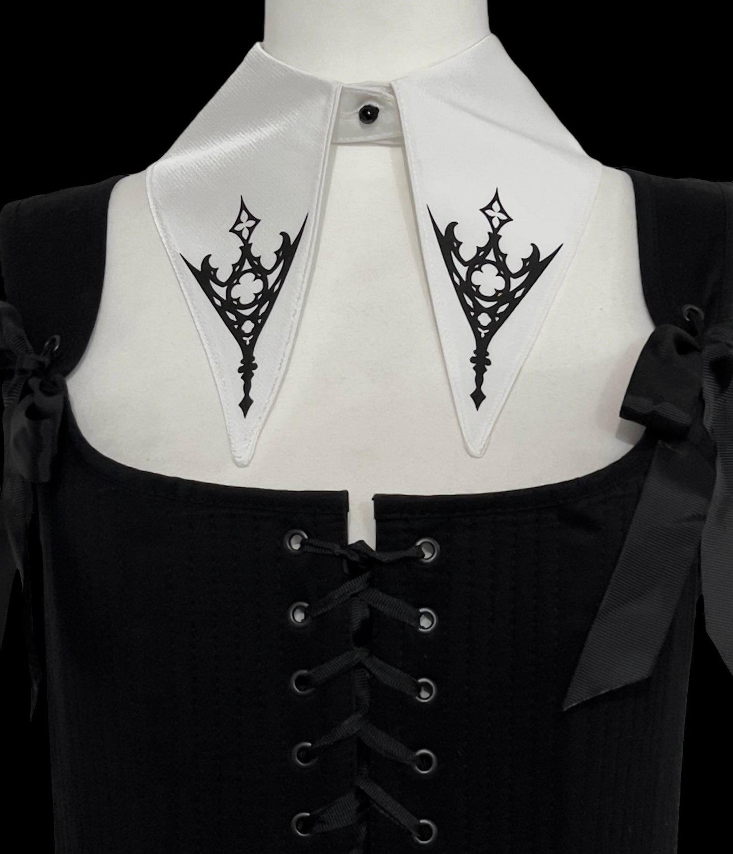 Cathedral window collar