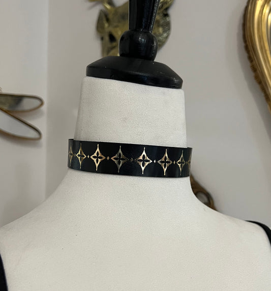 Cathedral window choker in Gold or Silver foil