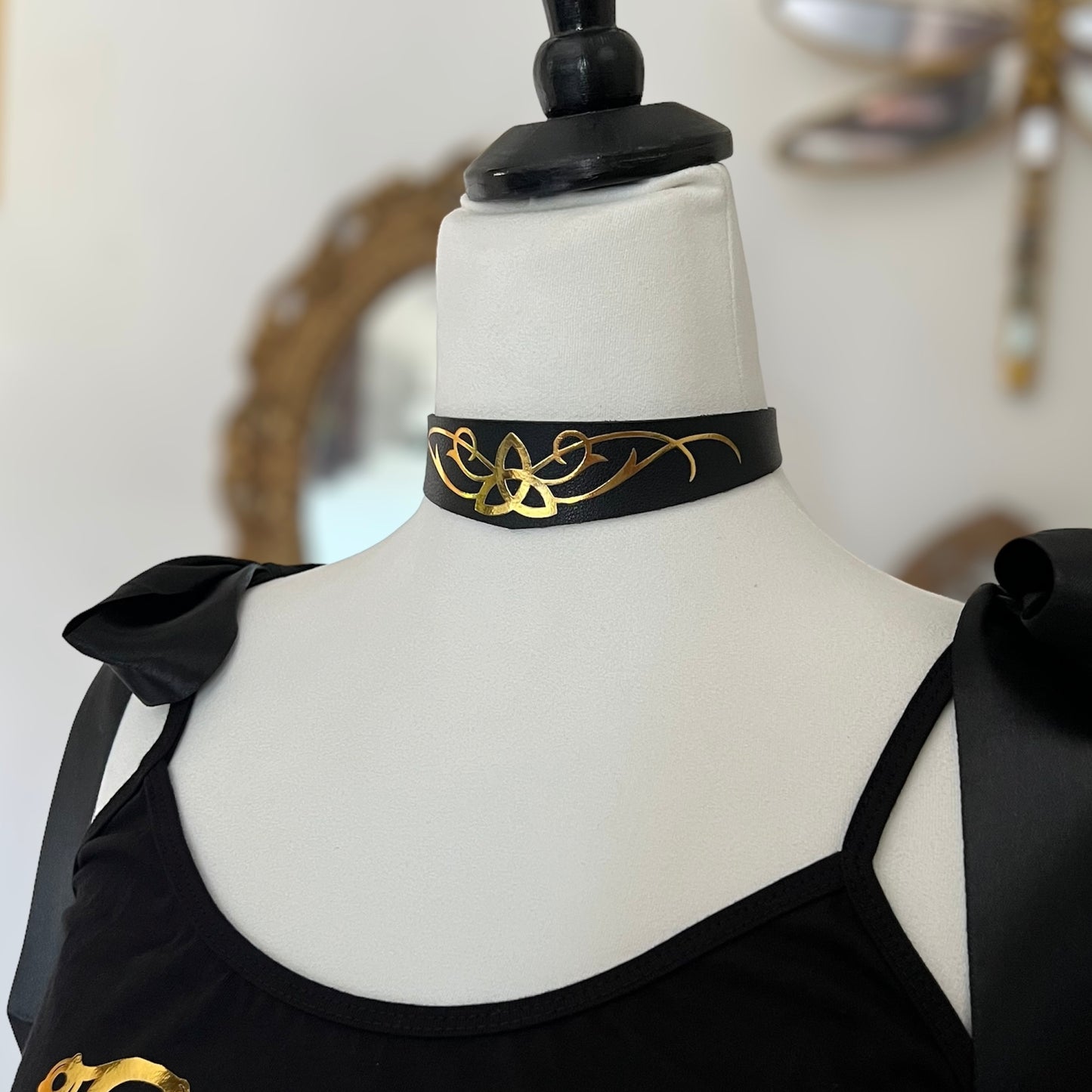 Triquetra Celtic Choker in light Gold foil or silver foil