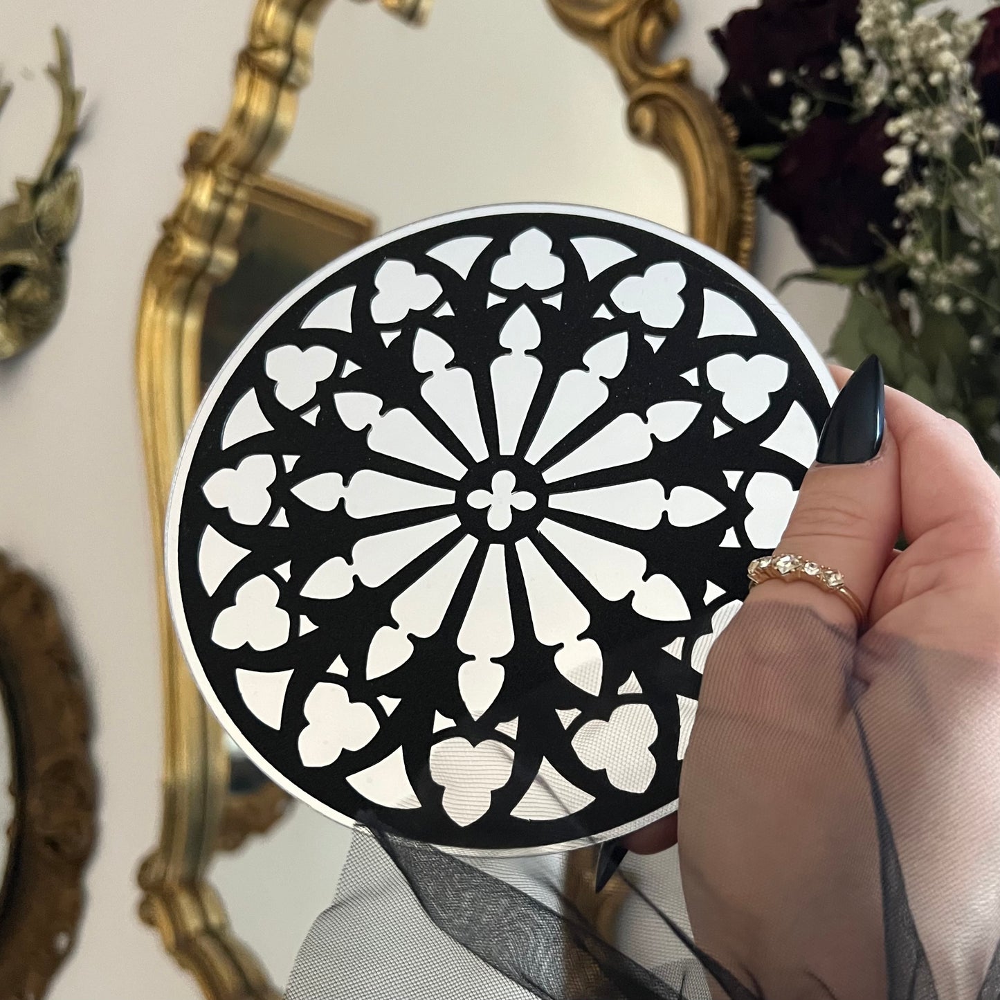 Cathedral window mirror - Black