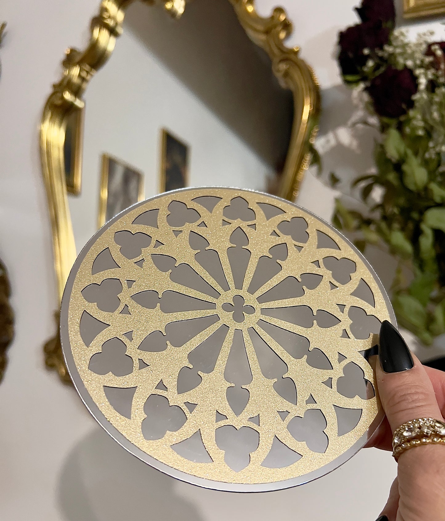 Cathedral window mirror - Gold