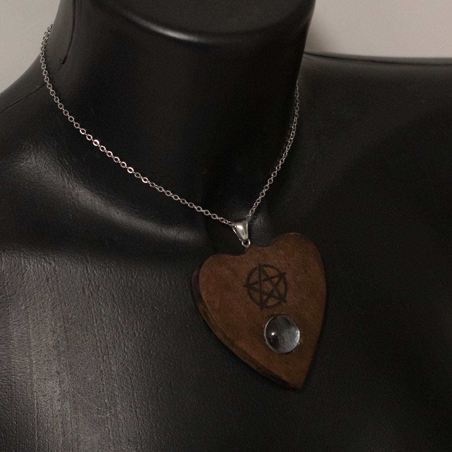 Necklace Ouija Planchette with pentacle